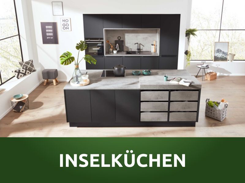 Eine moderne, schwarze Inselküche, darunter ein Text "Inselküche" auf grünem Hintergrund