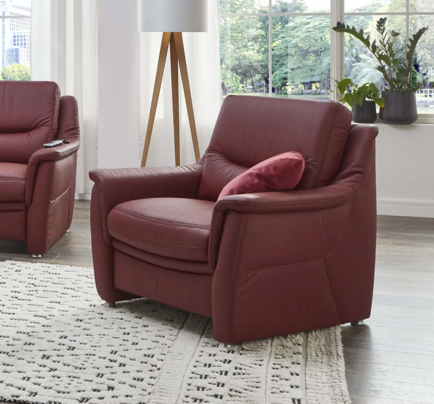 Komfortabler Sessel in Leder Punch Merlot – mit Fe