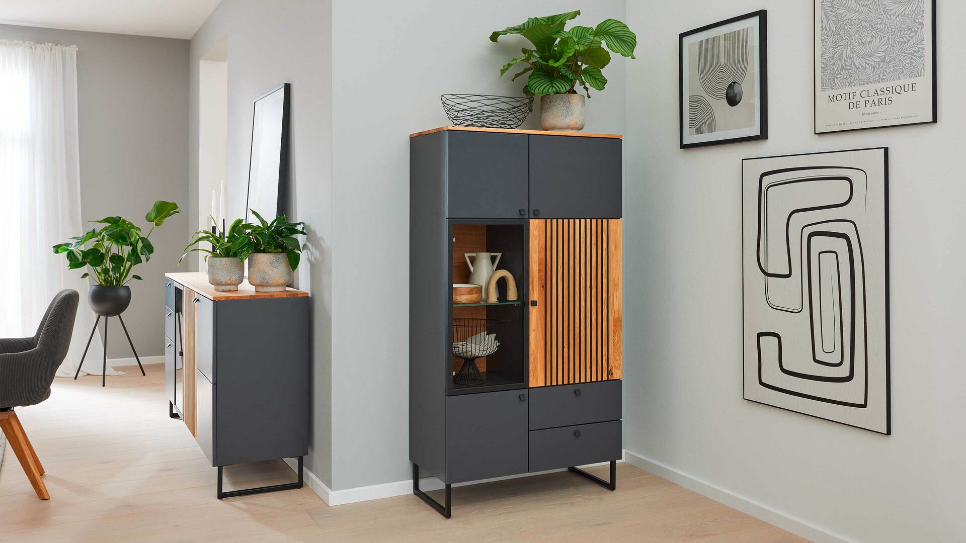 Interliving Esszimmer Serie 5605 – Highboard 5704 Interliving Esszimmer Serie 5605 – Highboard 5704