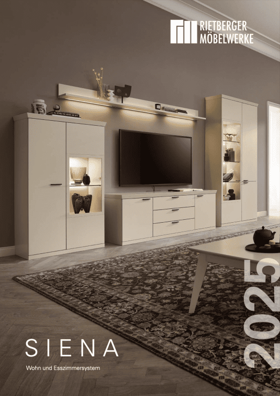 Weiße Wohnwand, mit beleuchteten Vitrinen, vor einer dunkelgrauen Wand