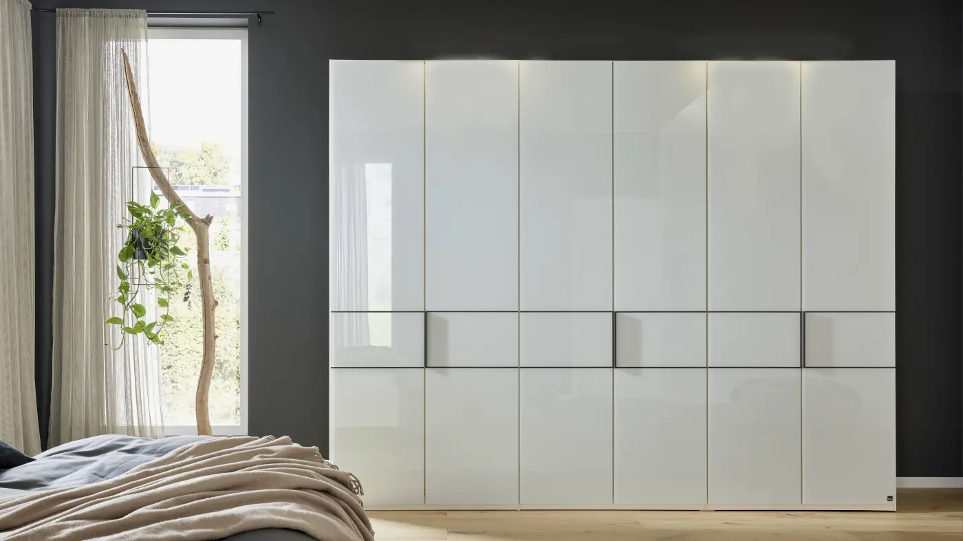 Interliving Schlafzimmer Serie 1033 - Drehtürensch