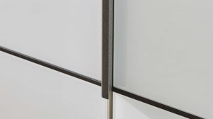Interliving Schlafzimmer Serie 1033 - Drehtürensch