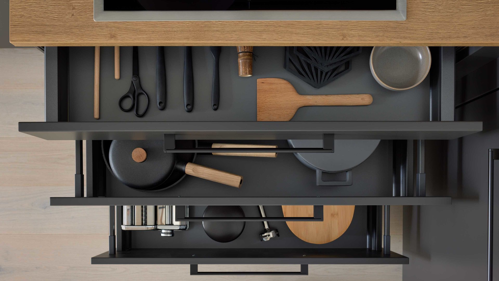 Interliving Küche Serie 3070 mit SIEMENS-Einbauger
