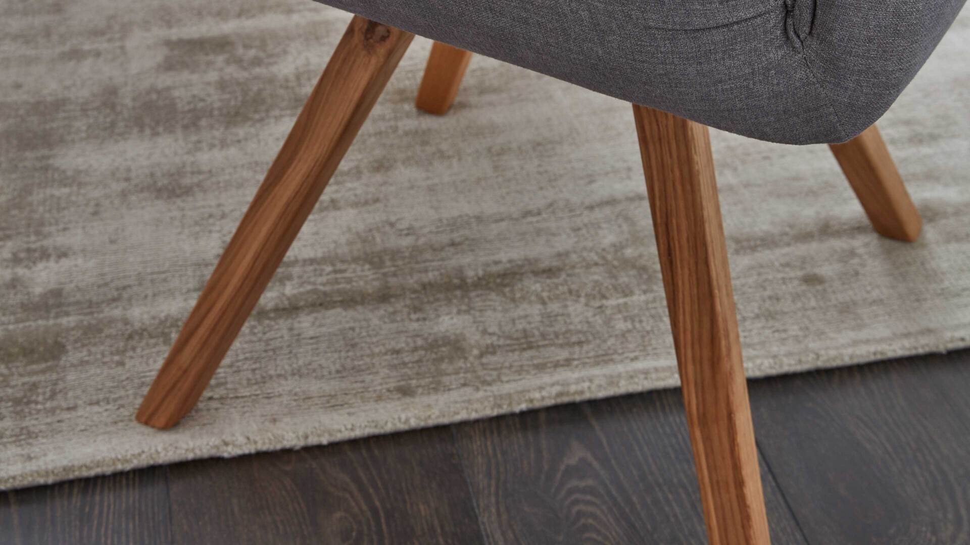 Interliving Esszimmer Serie 5102 Armlehn-Polsterstuhl V232