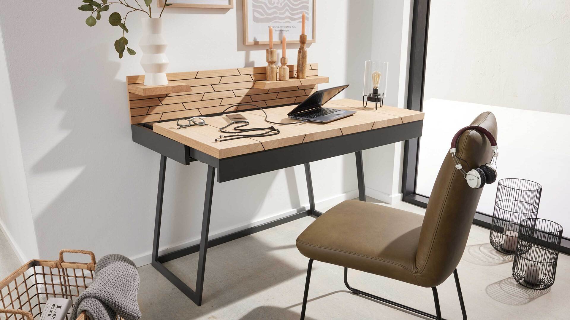 Interliving Wohnzimmer Serie 2108 - Schreibtisch 780125 Interliving Wohnzimmer Serie 2108 - Schreibtisch 780125