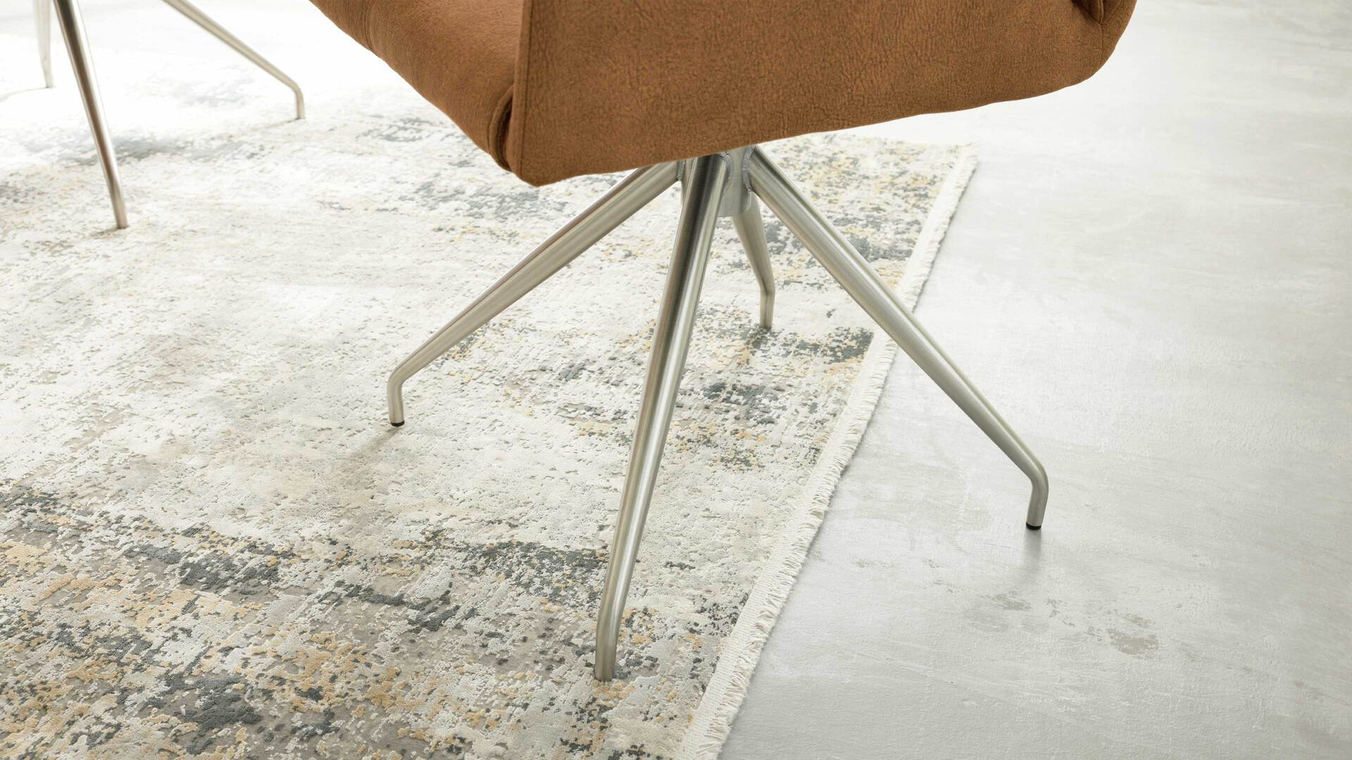 Interliving Esszimmer Serie 5104 Armlehnstuhl mit Drehfunktion Interliving Esszimmer Serie 5104 Armlehnstuhl mit Drehfunktion