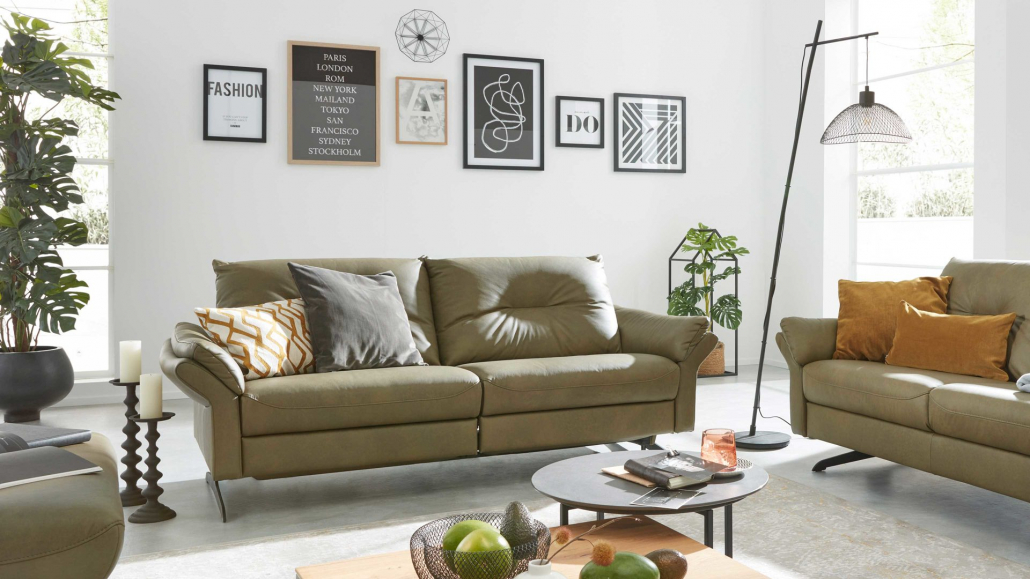 Dunkelbeigefarbenes Sofa