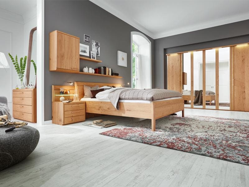 Schlafzimmer aus Holz