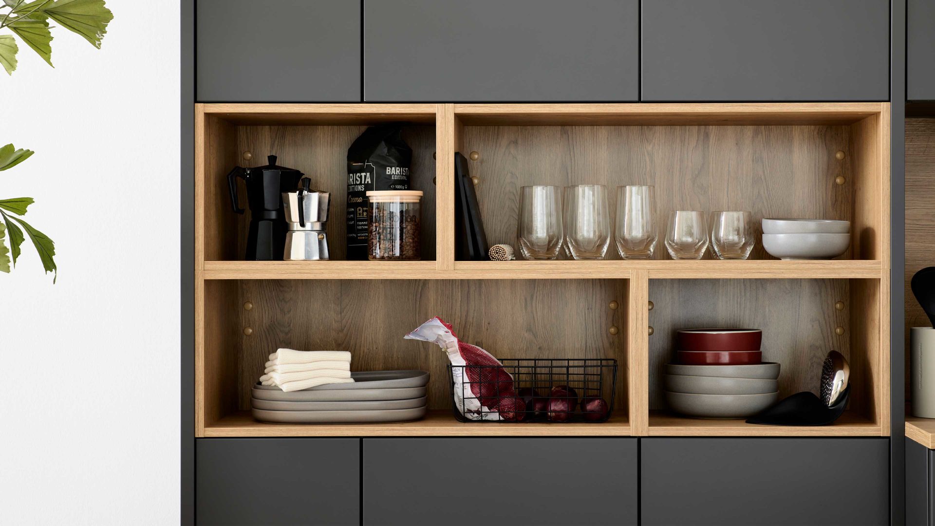 Interliving Küche Serie 3070 mit SIEMENS-Einbauger