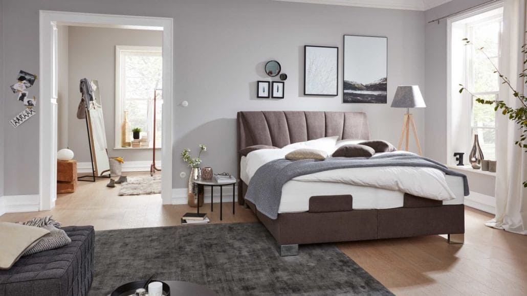 Braunes Bett, Lederoptik