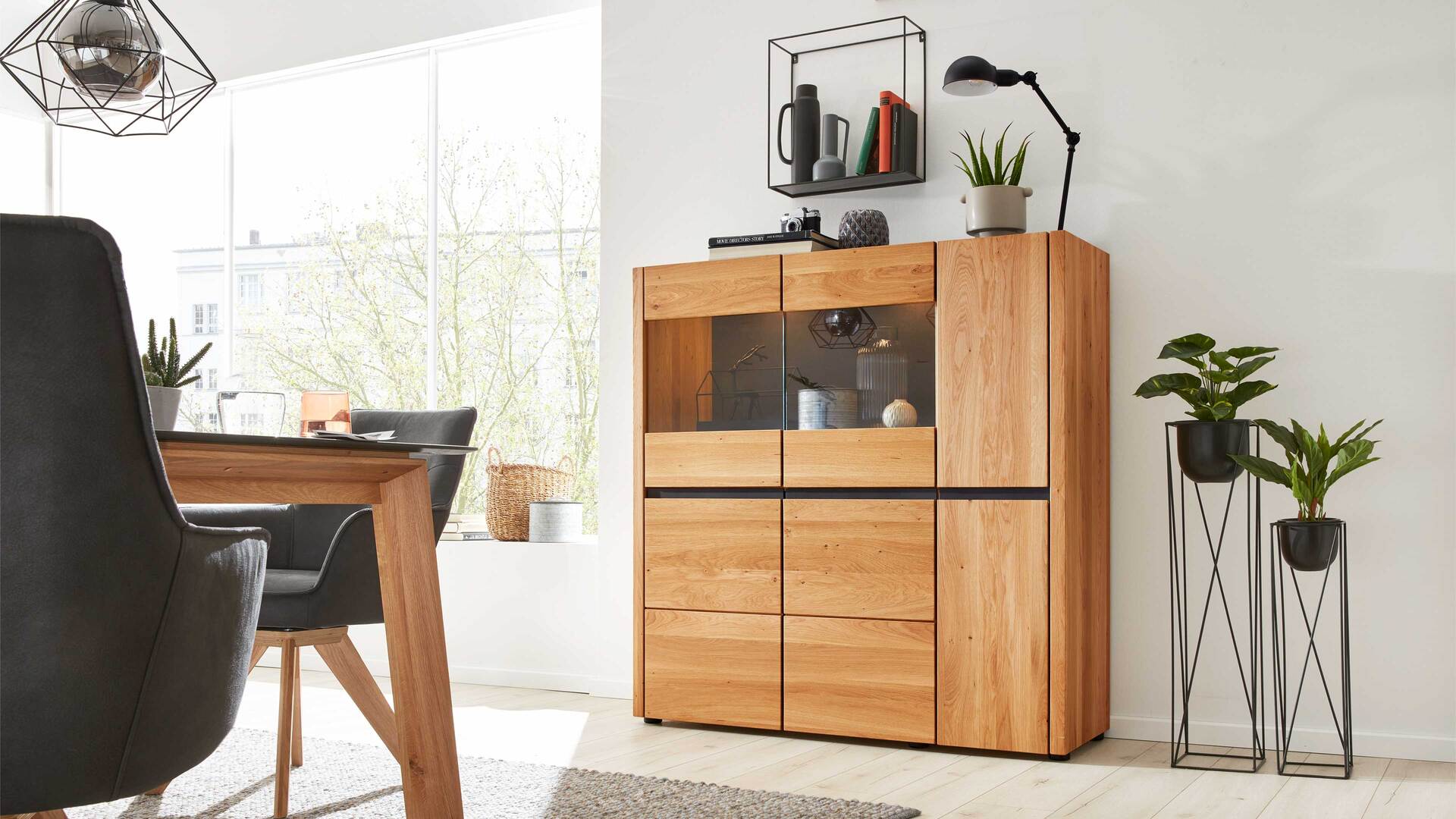 Interliving Esszimmer Serie 5603 – Highboard 3754 Interliving Esszimmer Serie 5603 – Highboard 3754