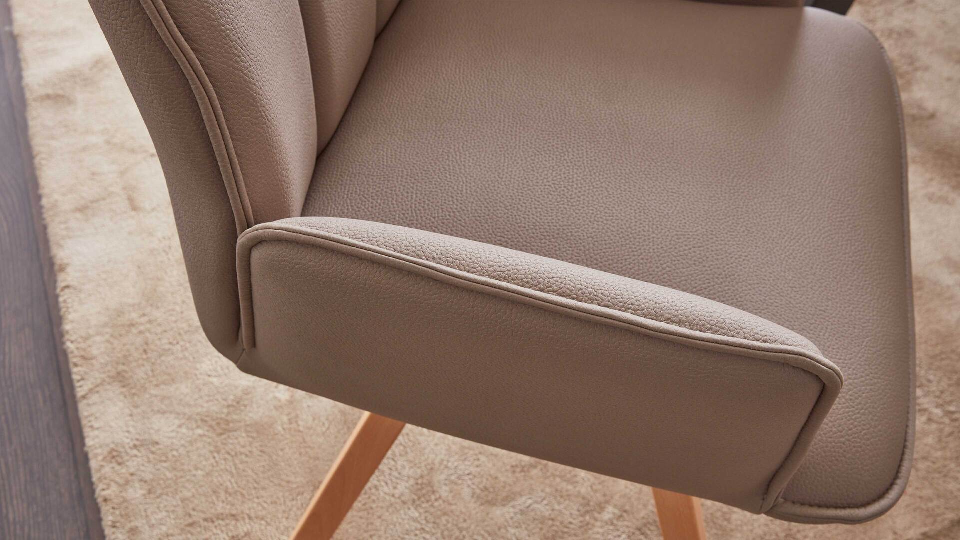 Interliving Esszimmer Serie 5102 Armlehn-Polsterstuhl V232