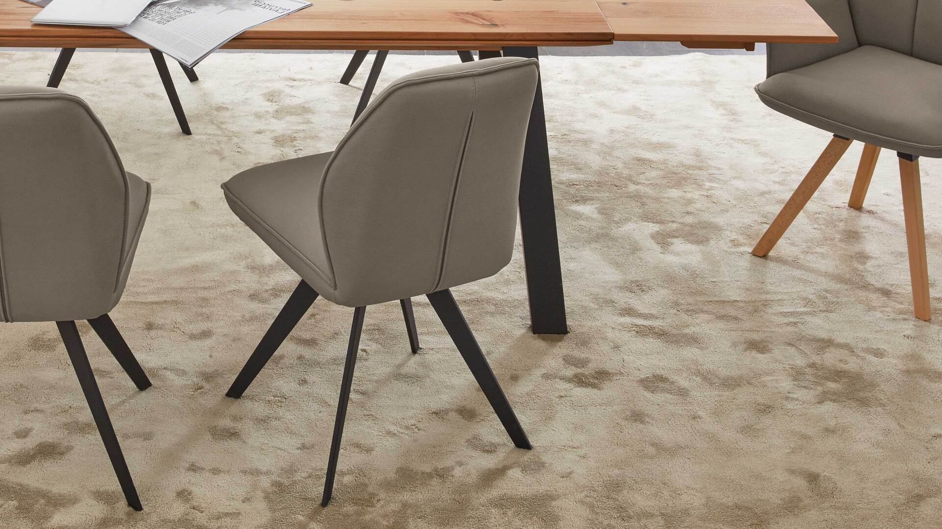 Interliving Esszimmer Serie 5102 – Polsterstuhl U331 mit Drehfunktion Interliving Esszimmer Serie 5102 – Polsterstuhl U331 mit Drehfunktion
