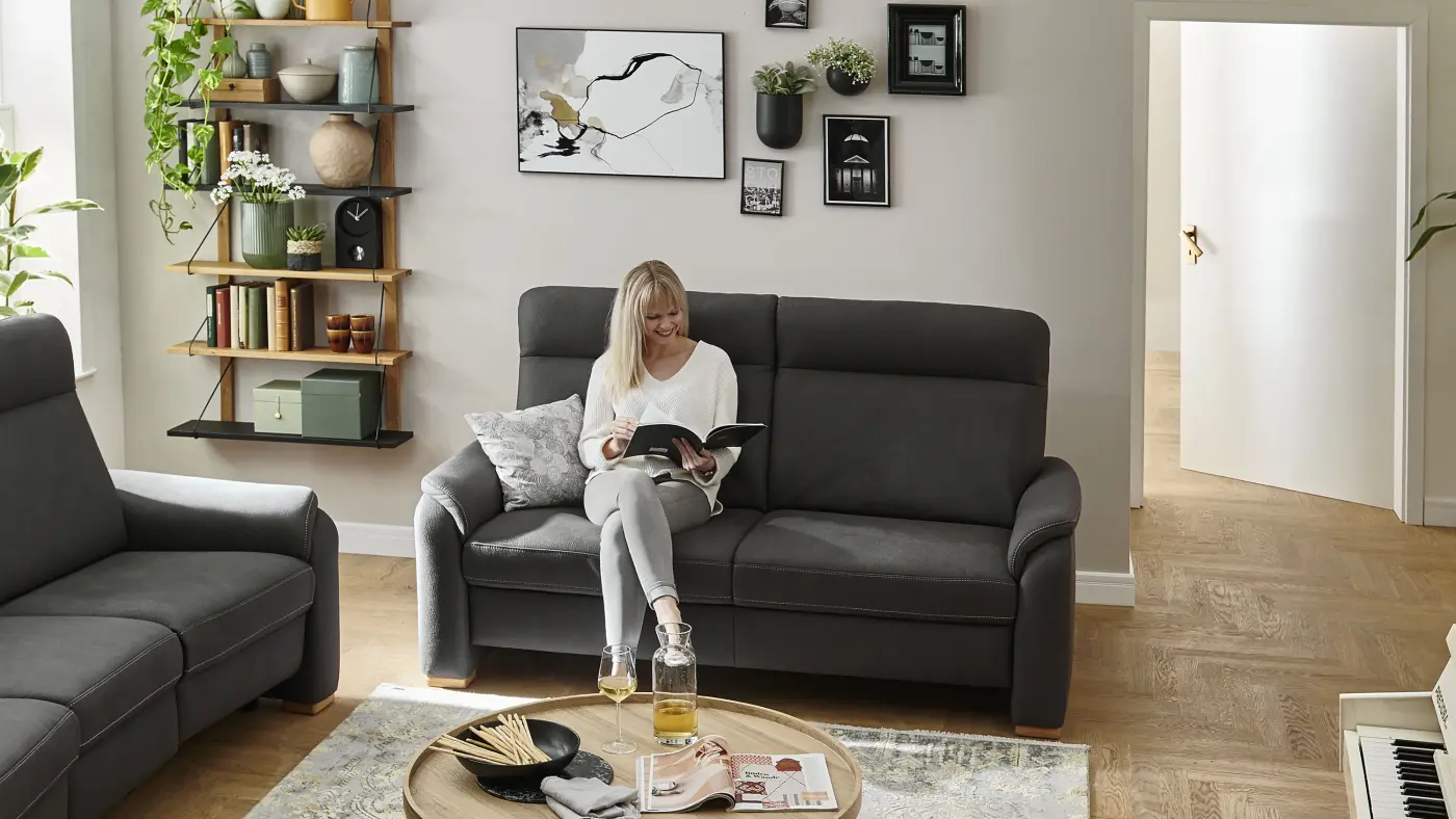 2,5-Sitzer Sofa in Mammut Anthrazit mit Kopfteilve