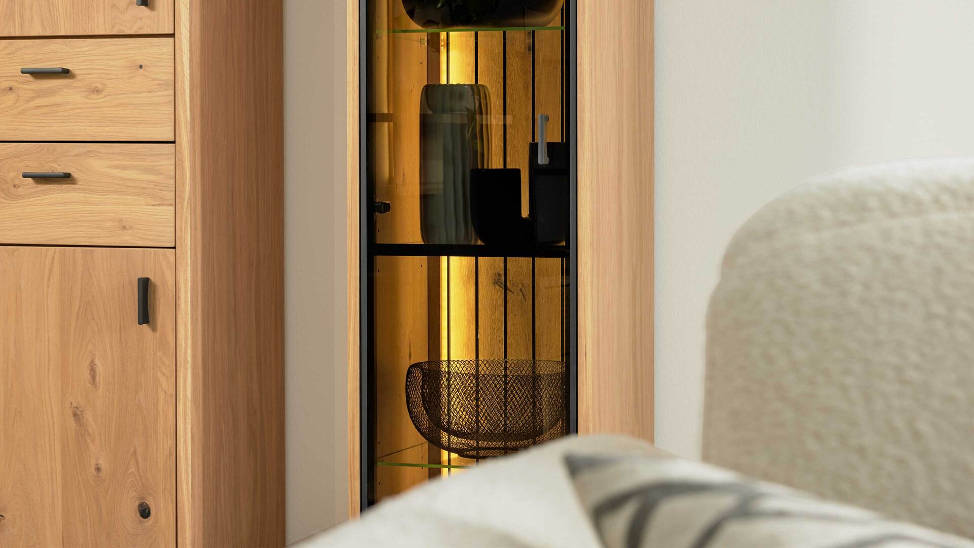 Interliving Wohnzimmer Serie 2024 - Vitrine