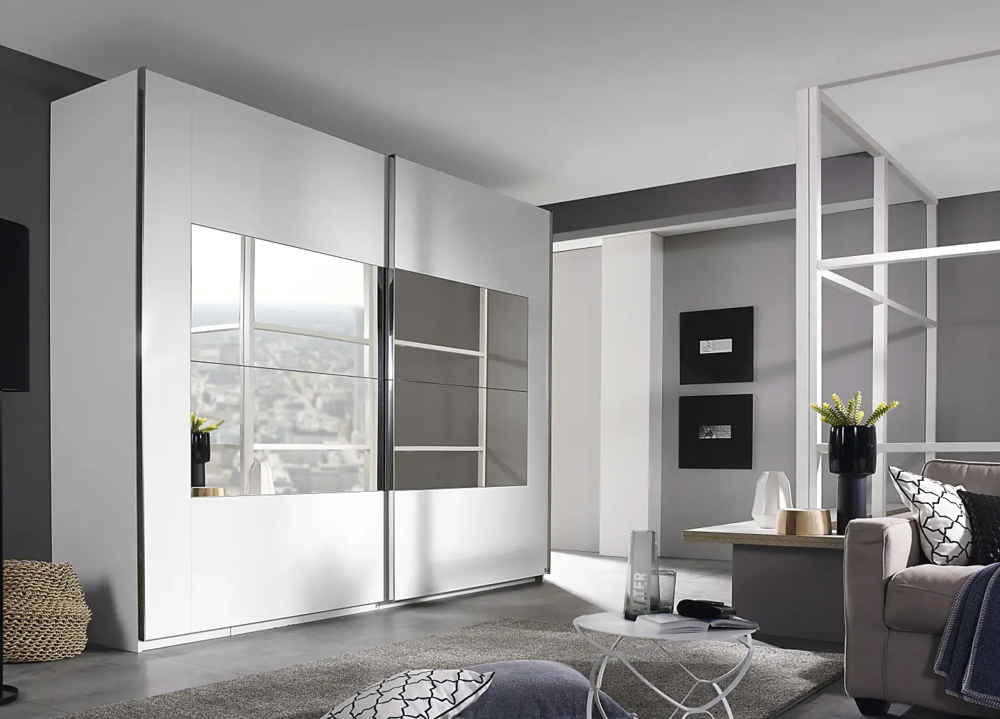 Schwebetürenschrank