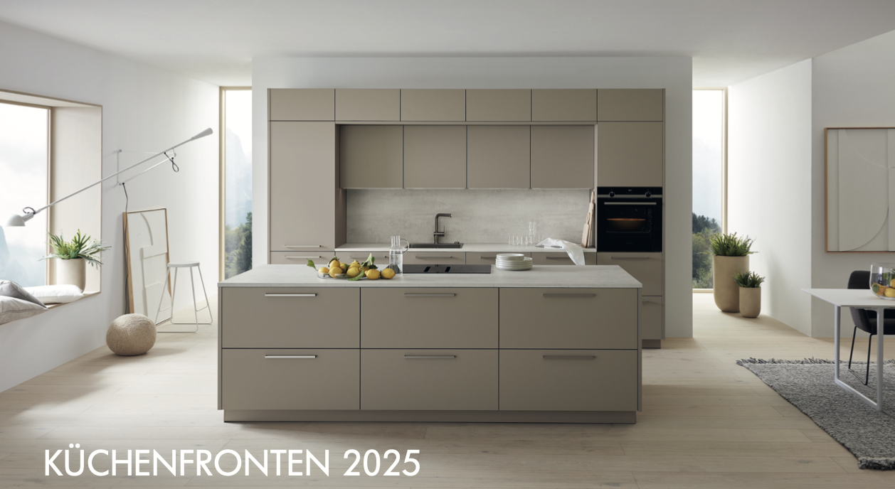 Moderne Küche mit Kücheninsel mit Vordergrund, mattes Beige