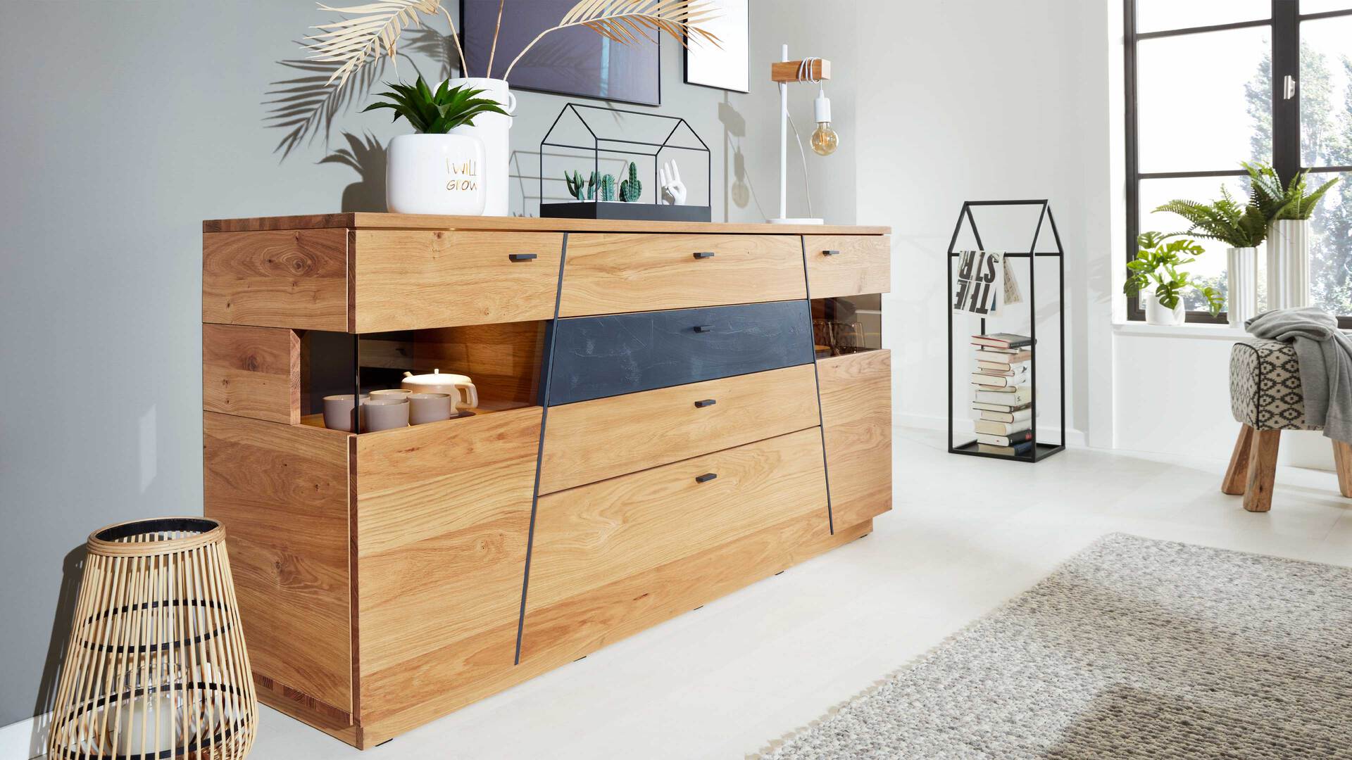 SIDEBOARDS & KOMMODEN