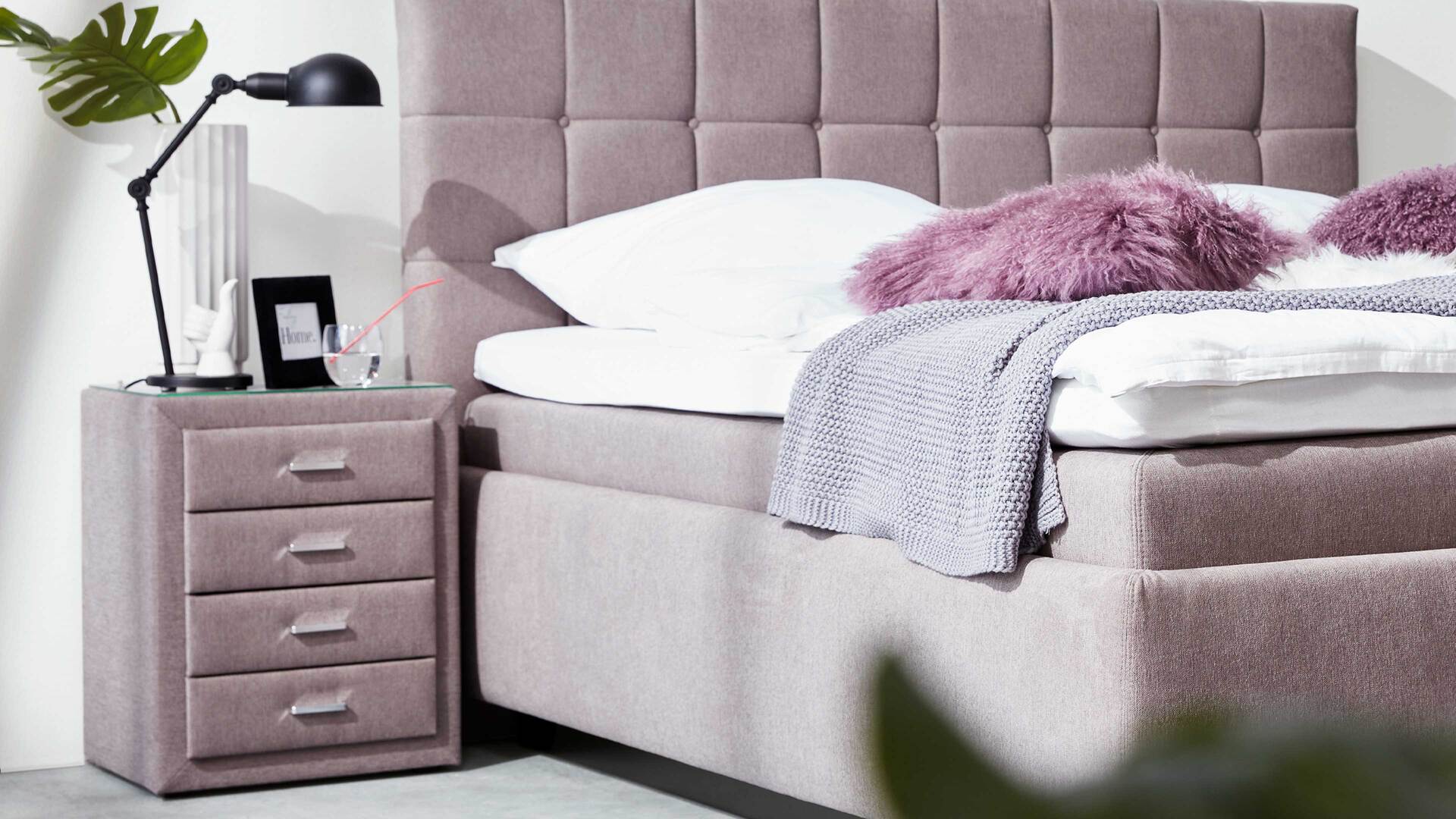 Interliving Polsterbett Serie 1411 Nachtkommode 43