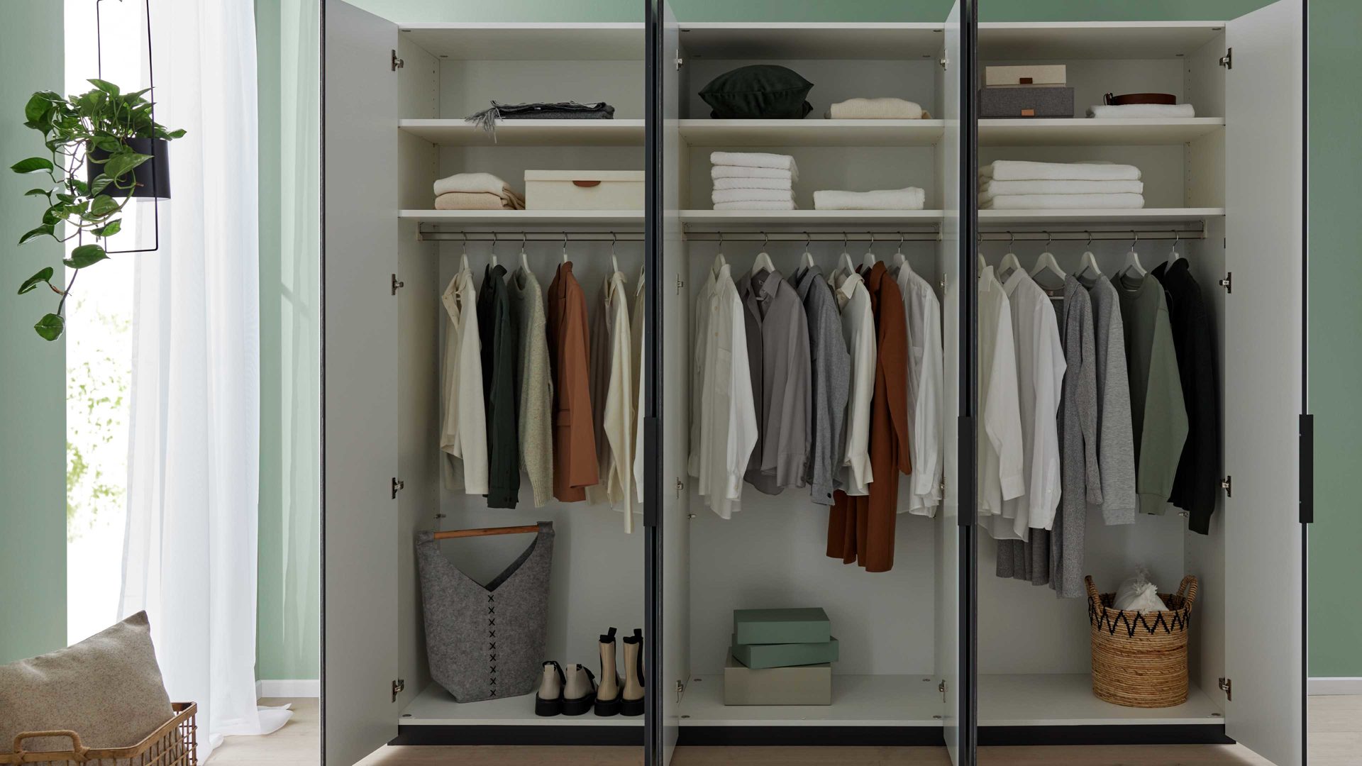 Interliving Kleiderschrank Serie 1210