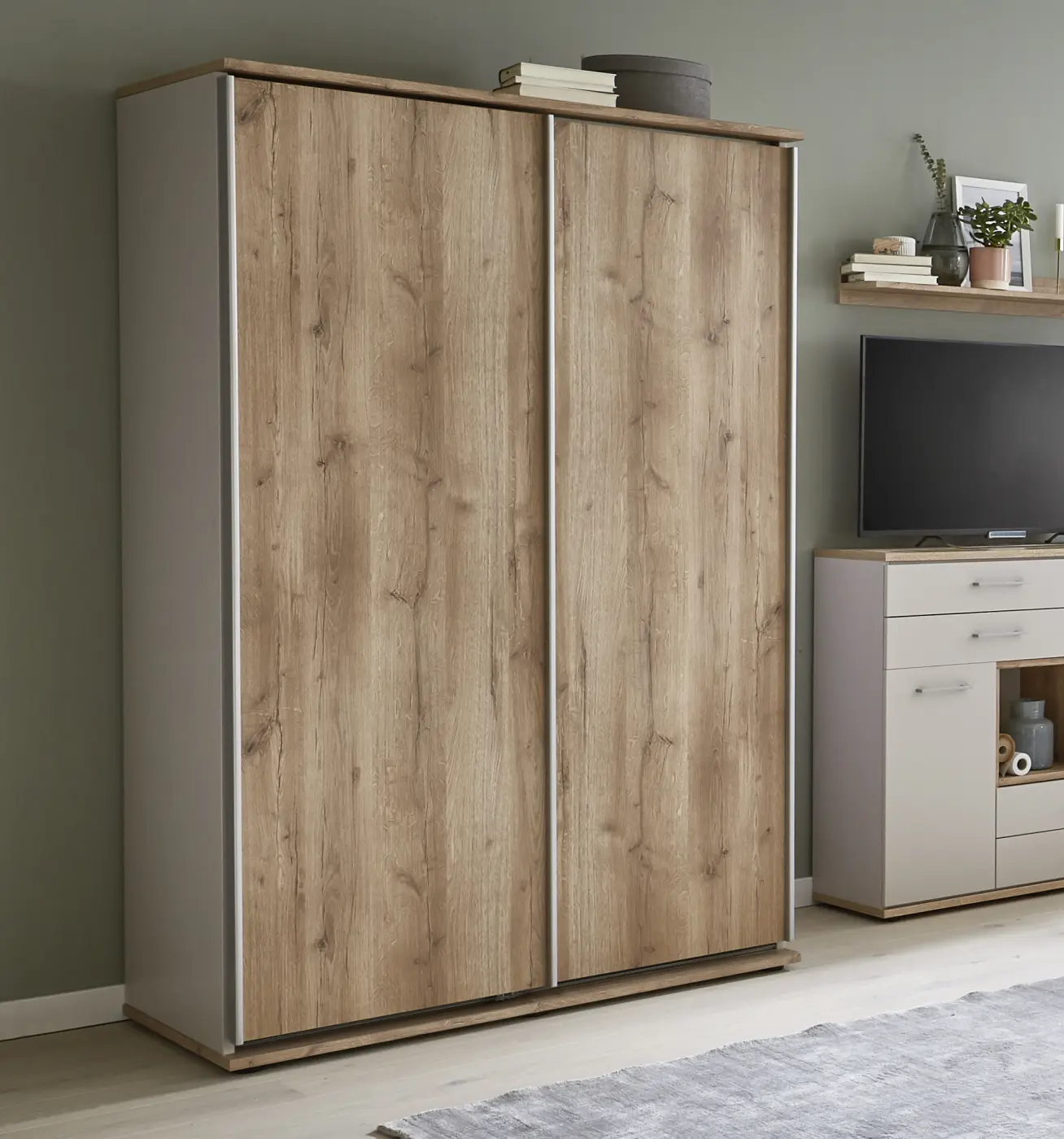 Schwebetürenschrank