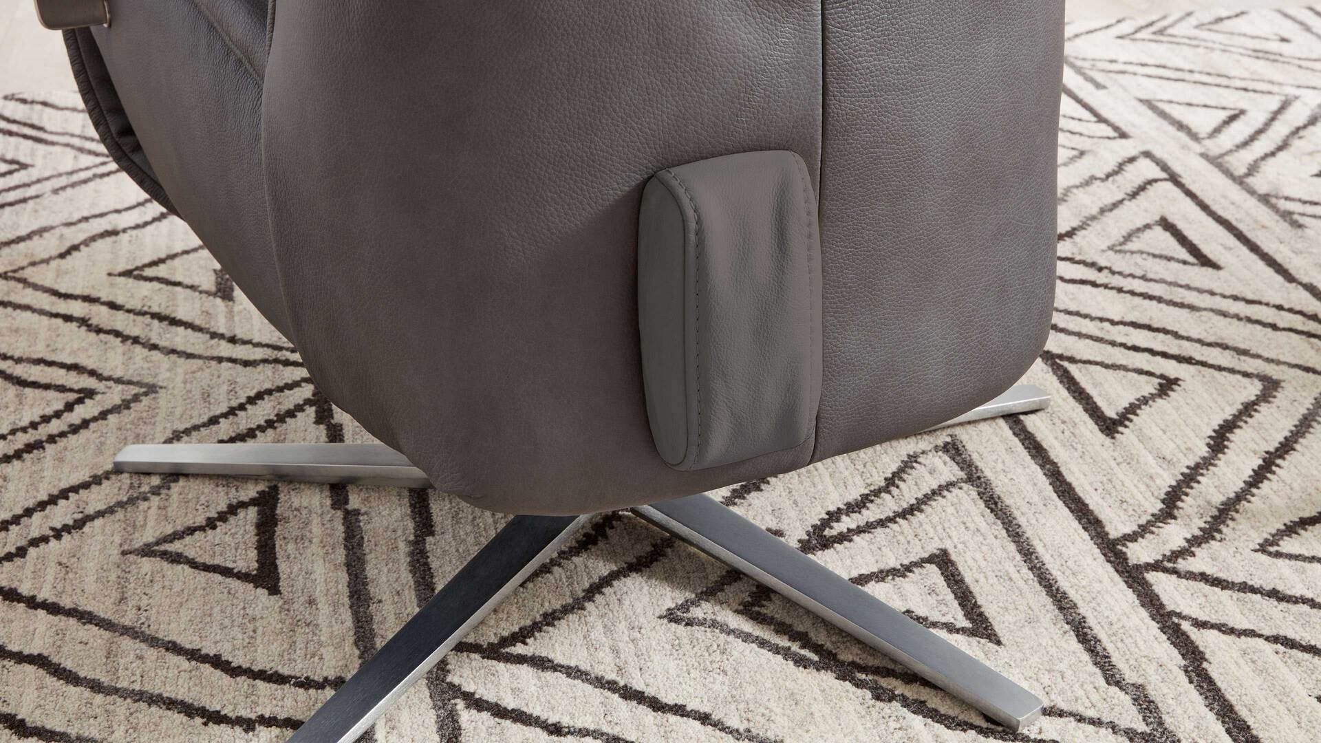 Interliving Sessel Serie 4551 Akku-Überzug