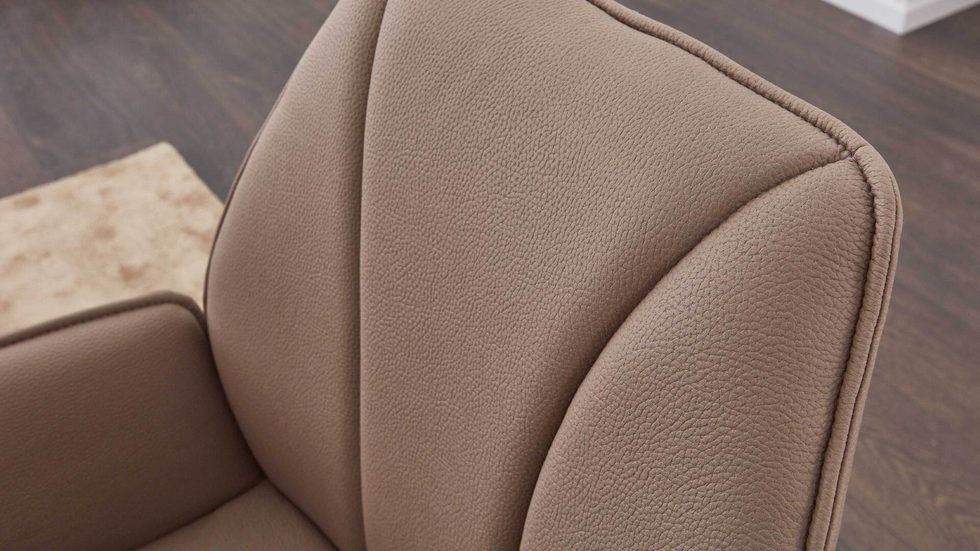 Interliving Esszimmer Serie 5102 Armlehn-Polsterstuhl U232