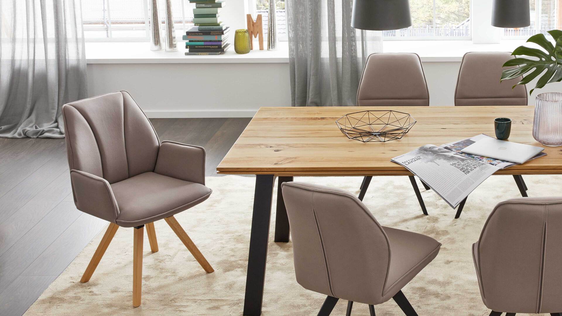 Interliving Esszimmer Serie 5102 Armlehn-Polsterstuhl V232