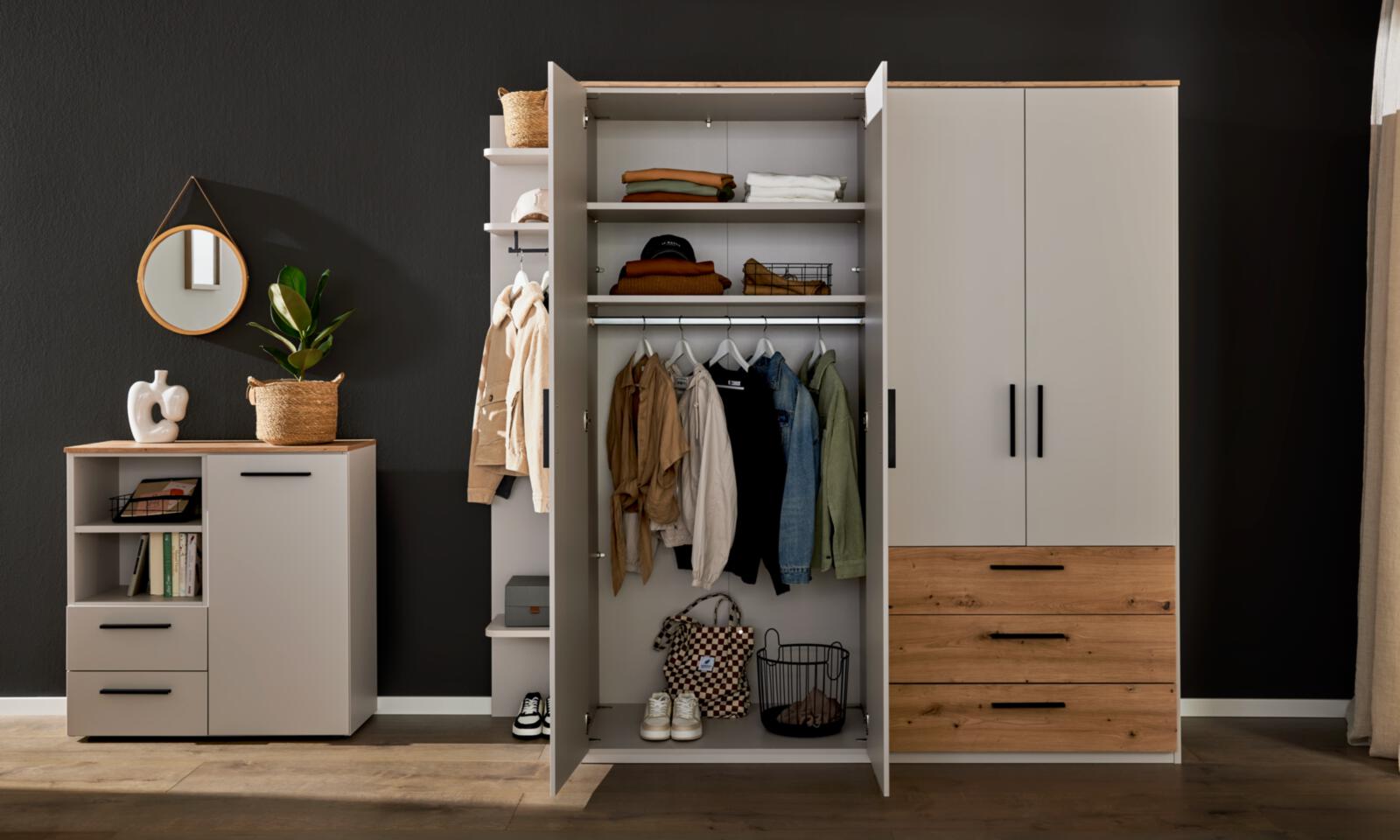 Drehtürenschrank - Interliving Serie 1702