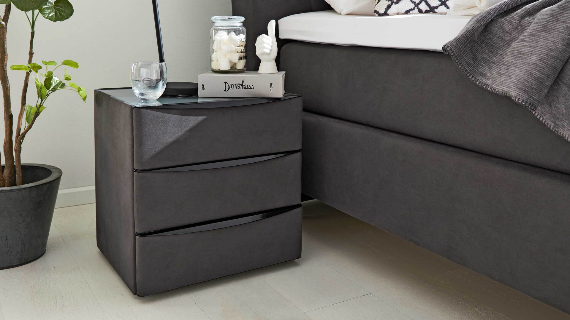 Interliving Boxspringbett Serie 1412 - Nachtkommode Typ 67