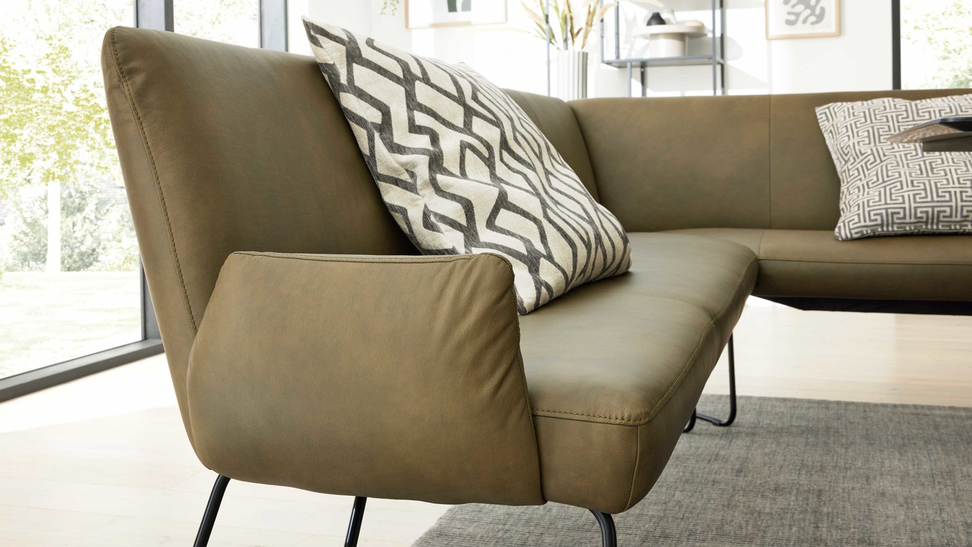 Eckbank aus Leder in Dunkelgrün