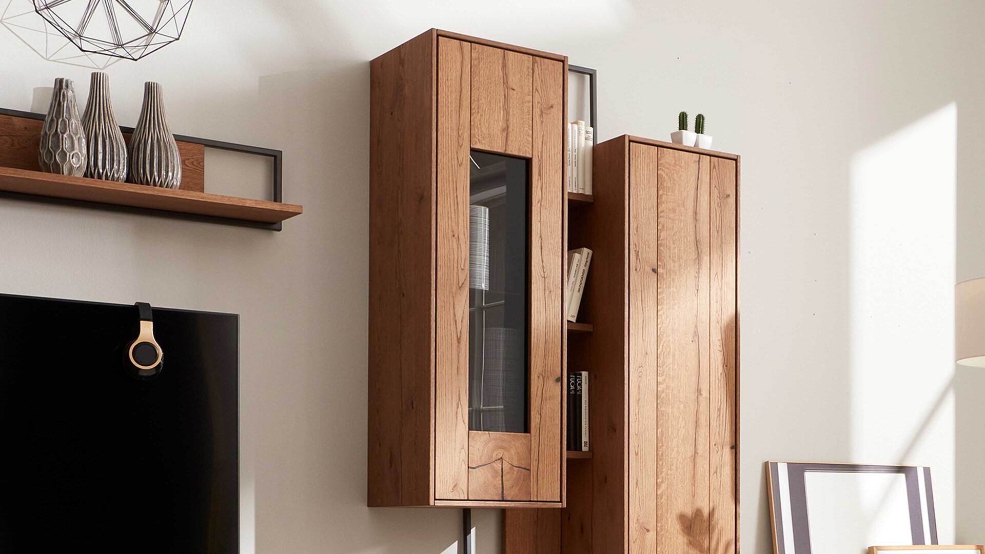 Interliving Wohnzimmer Serie 2106 – Hängevitrine 620909 Interliving Wohnzimmer Serie 2106 – Hängevitrine 620909