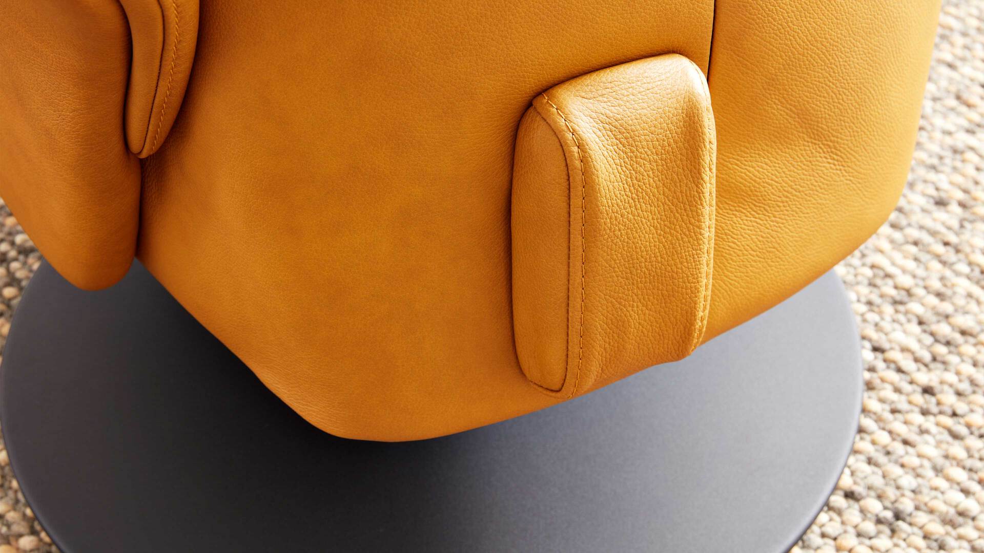 Interliving Sessel Serie 4550 Akku-Überzug