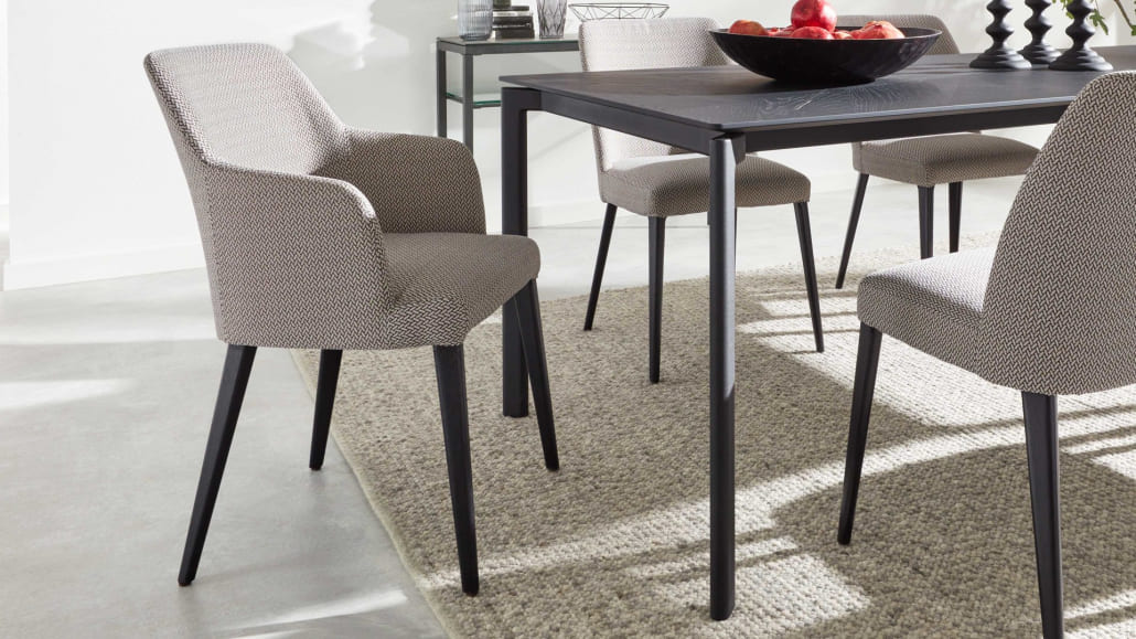 Grauer Soffstuhl Esszimmer