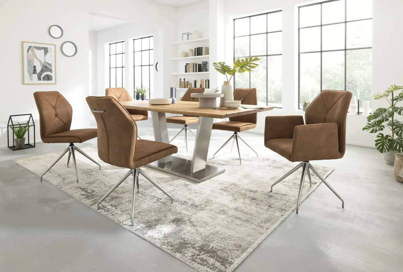 Interliving Esszimmer Serie 5104 Armlehnstuhl mit Drehfunktion