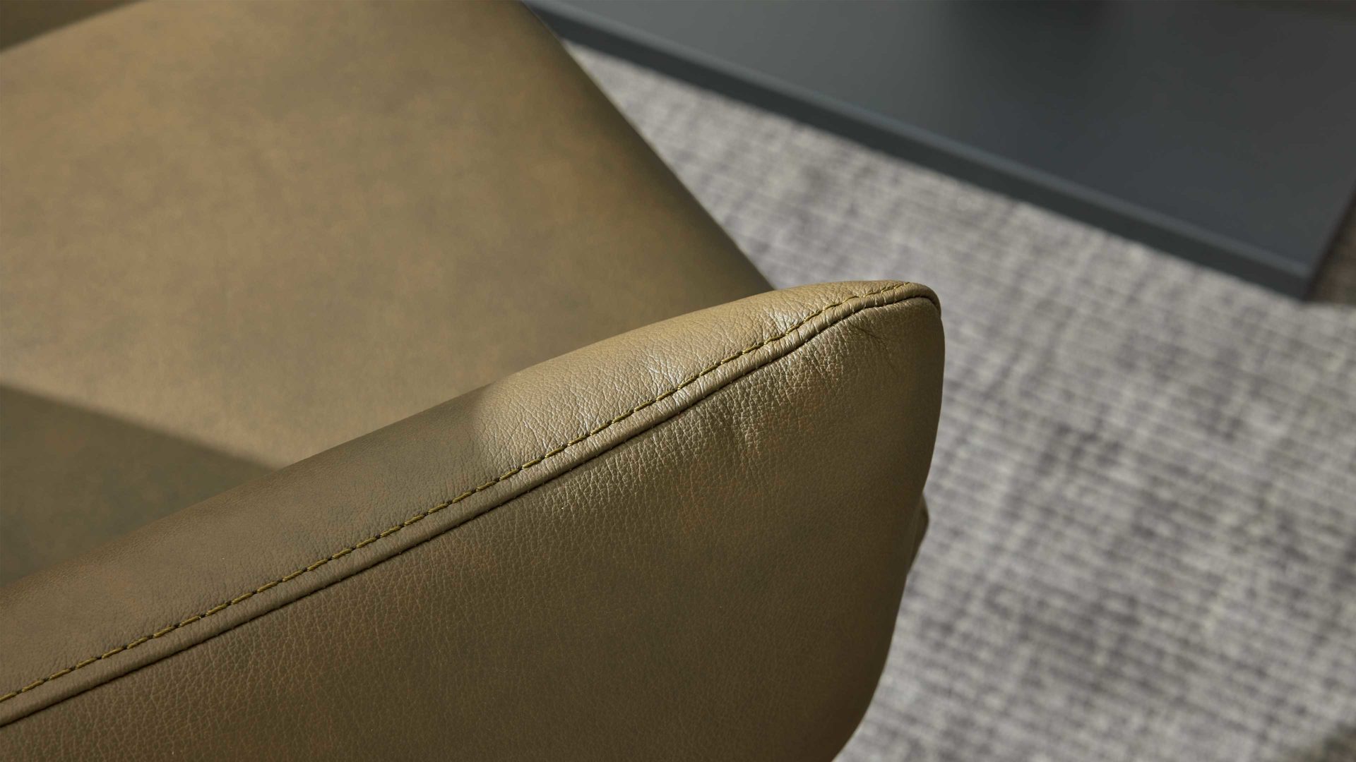 Eckbank aus Leder in Dunkelgrün