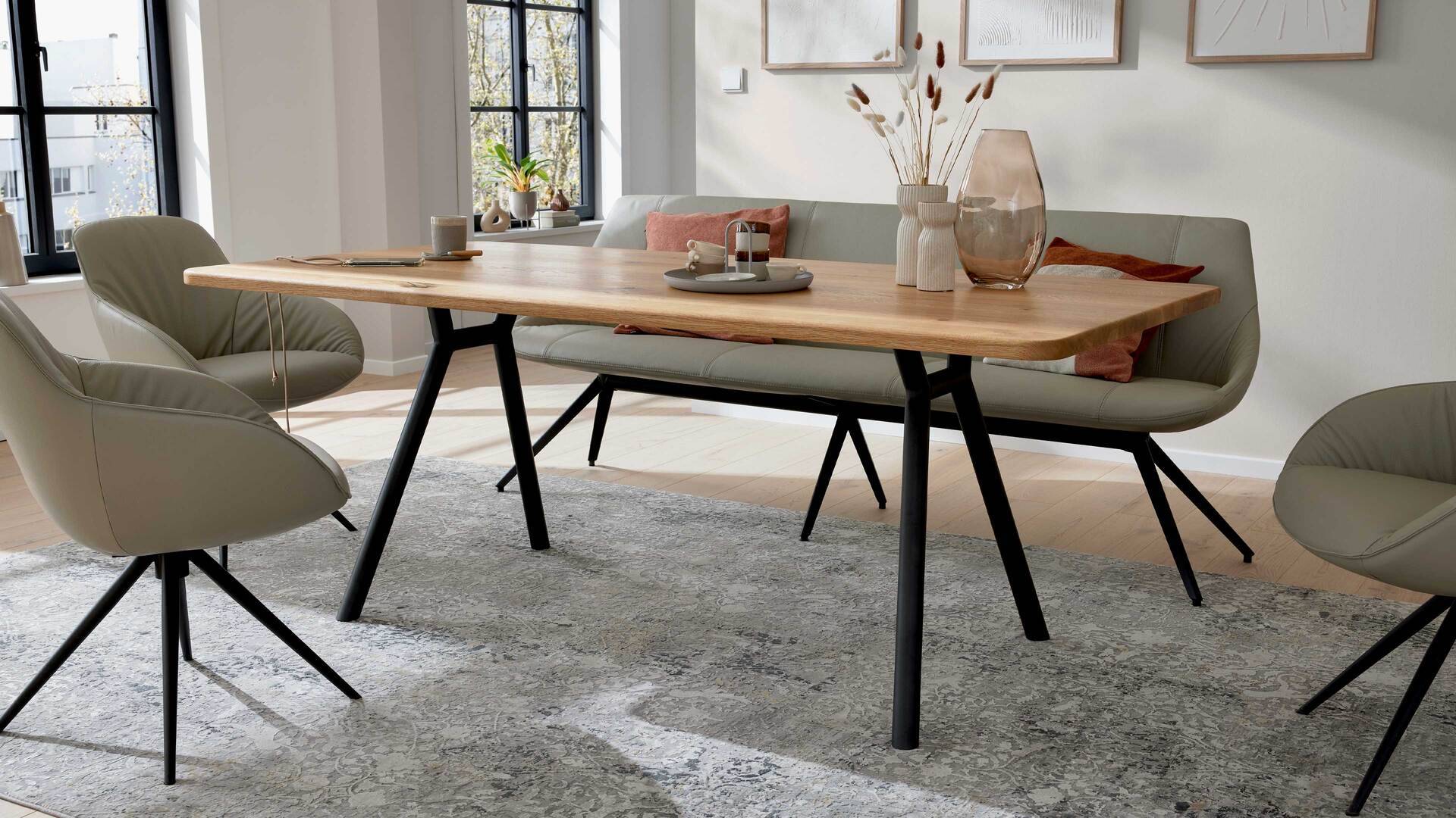 Interliving Esszimmer Serie 5115 - Esstisch mit abgerundeten Kanten