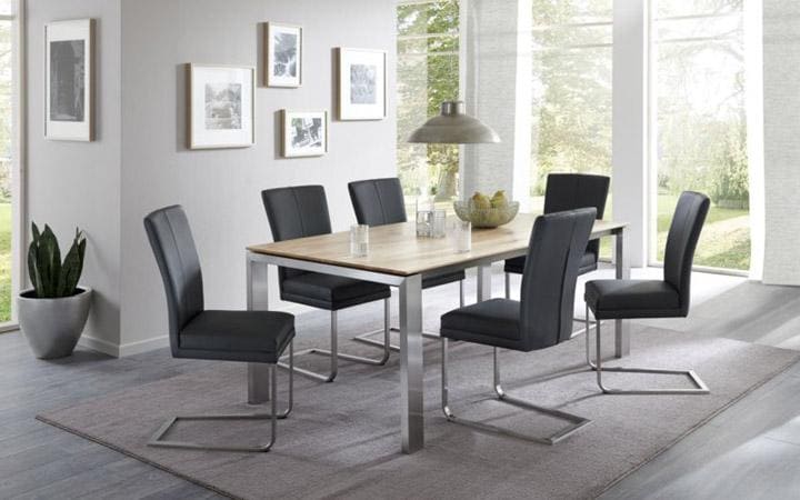 Esszimmertisch, braune Oberfläche mit silbernem Gestell