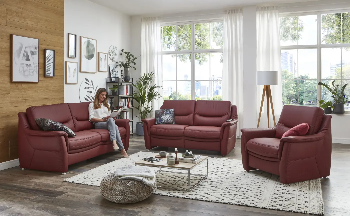 Elegantes Sofa in Leder Punch Merlot – mit Federke