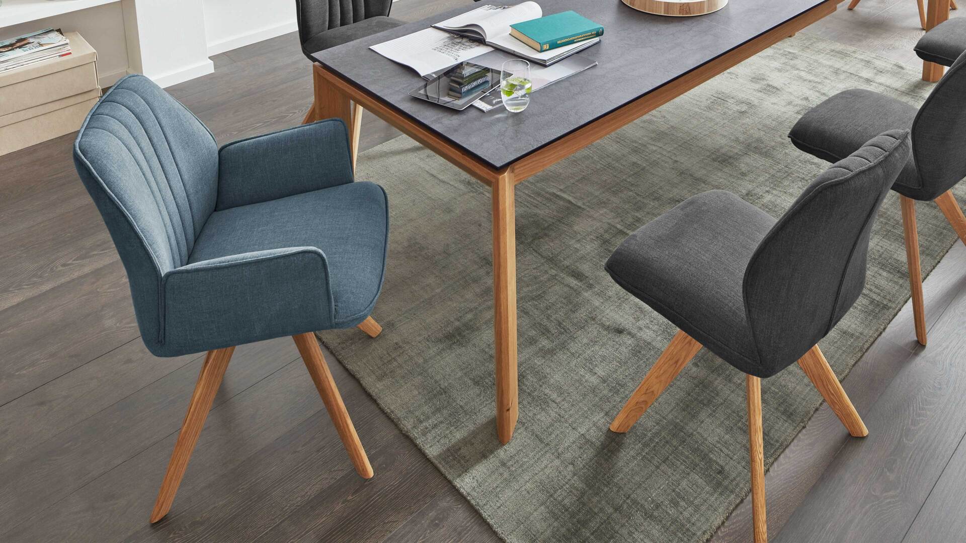 Interliving Esszimmer Serie 5102 – Armlehn-Polsterstuhl U112 mit Drehfunktion Interliving Esszimmer Serie 5102 – Armlehn-Polsterstuhl U112 mit Drehfunktion