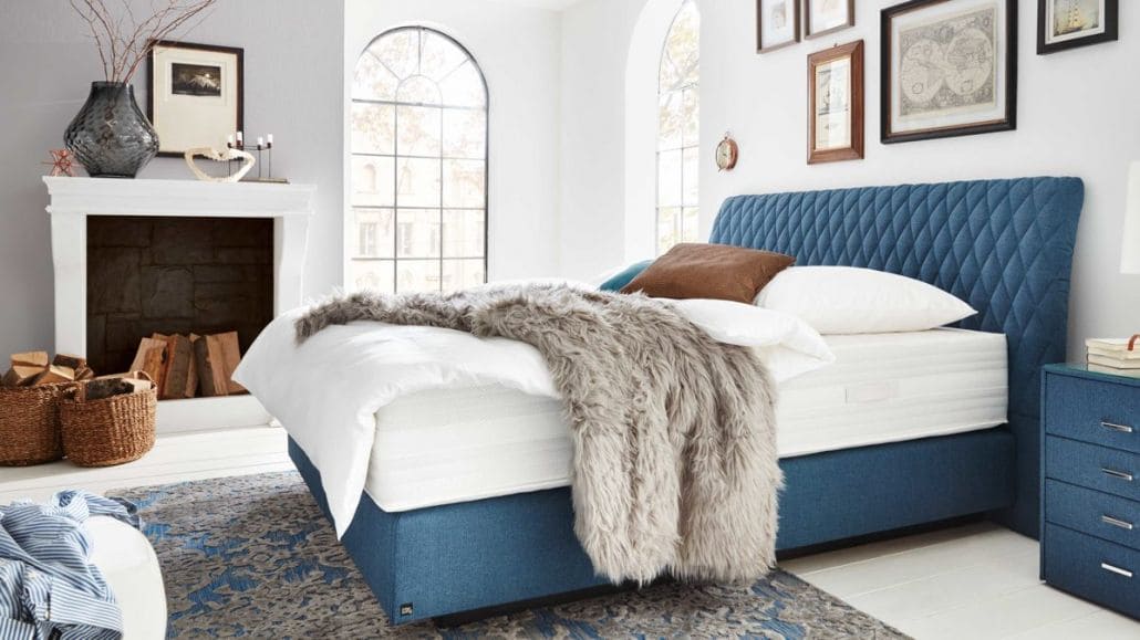 Blaues Polsterbett