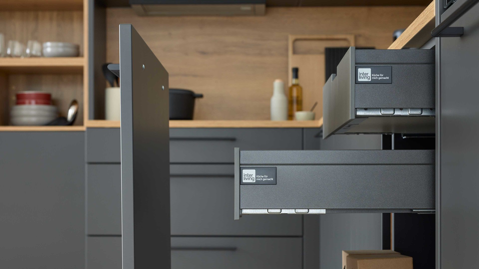 Interliving Küche Serie 3070 mit SIEMENS-Einbauger