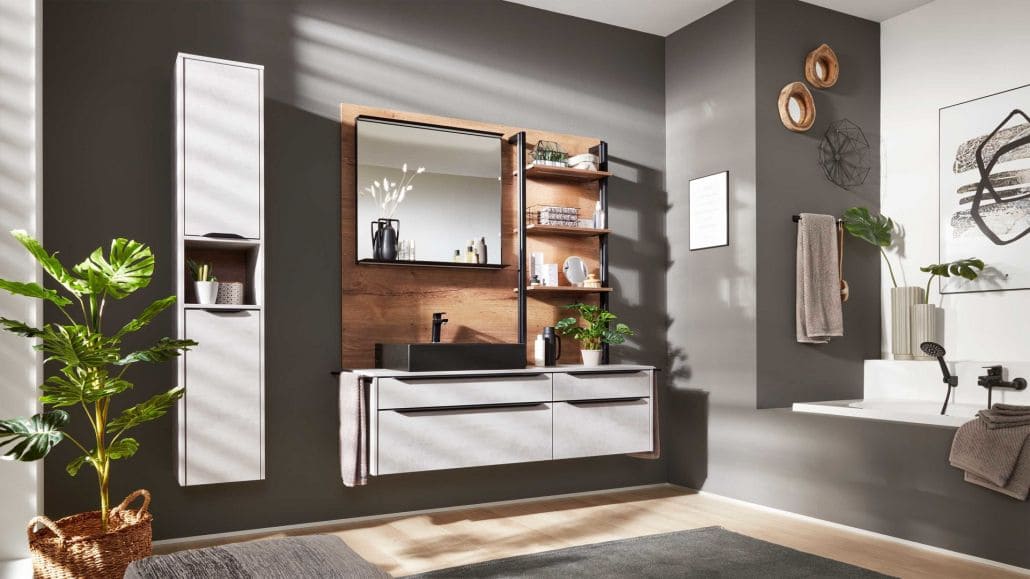 Modernes Badezimmer in schwarz mit weissen und holzfarbigen Möbeln