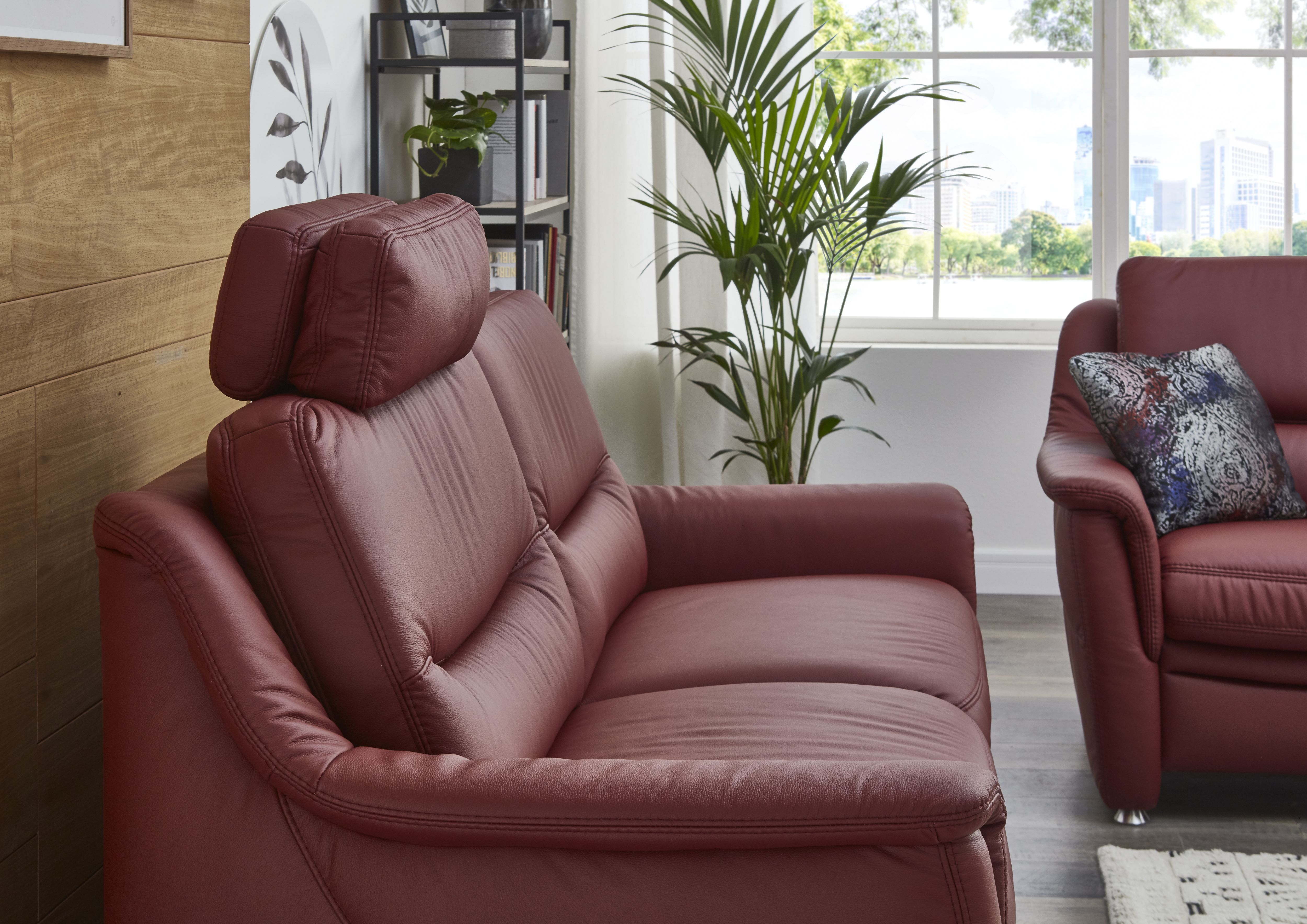 Elegantes Sofa in Leder Punch Merlot – mit Federke
