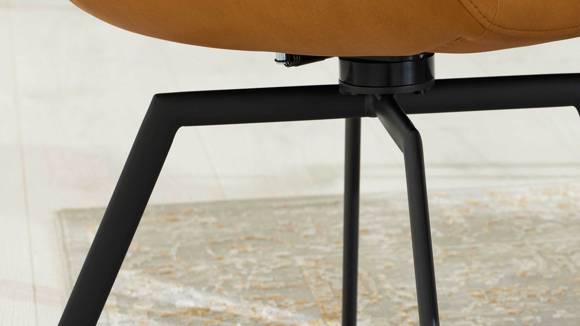 Interliving Esszimmer Serie 5112 - Drehschwingfunktion