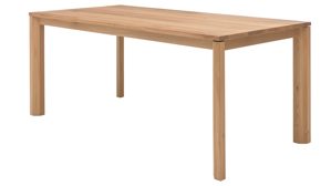 Auszugtisch von Interliving aus hellem Holz